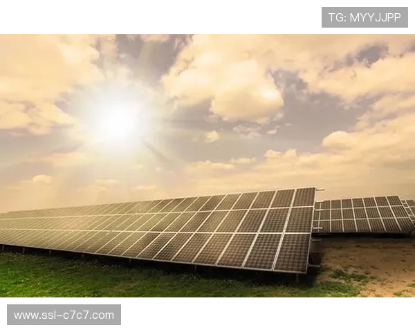 广东奥体中心新增遮阳挑檐与太阳能光伏板，推动绿色改造